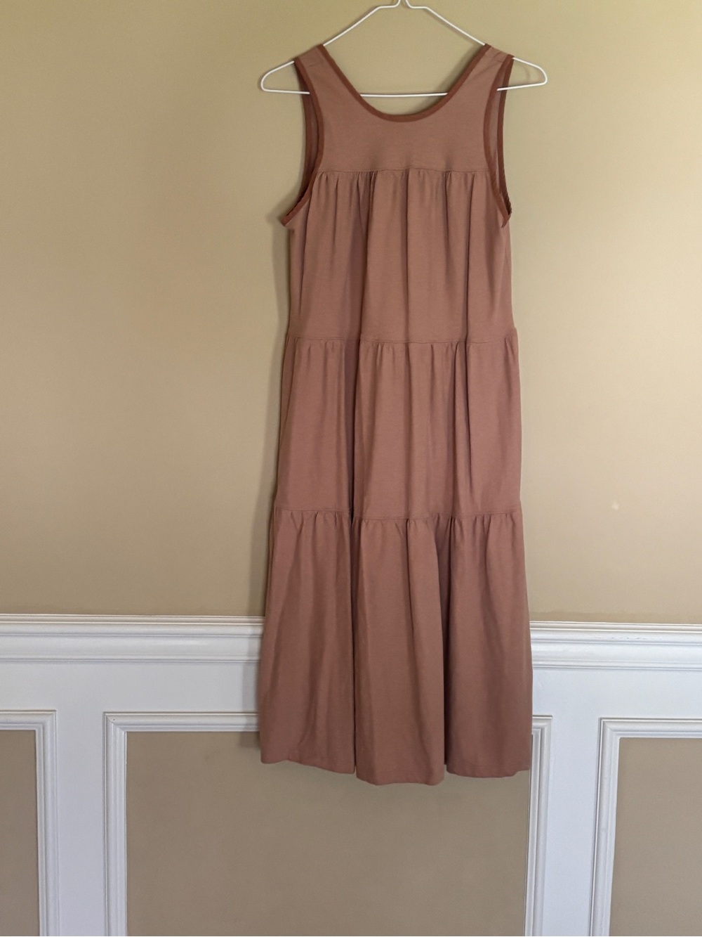 Everlane tan The Weekend Tiered Dress